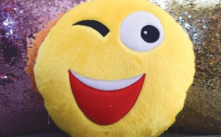 Wink Emoji Cushion – Customized Gifts Online