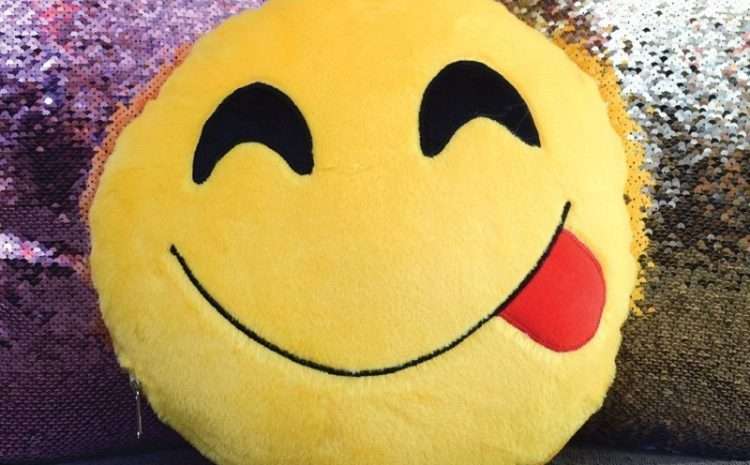 Tongue Emoji – Customized Gifts Online