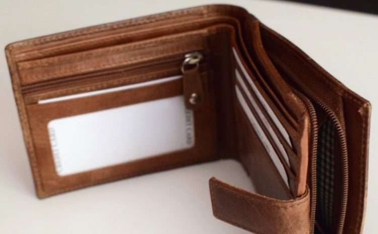 Chain pocket leather wallet – Customized Gifts Online